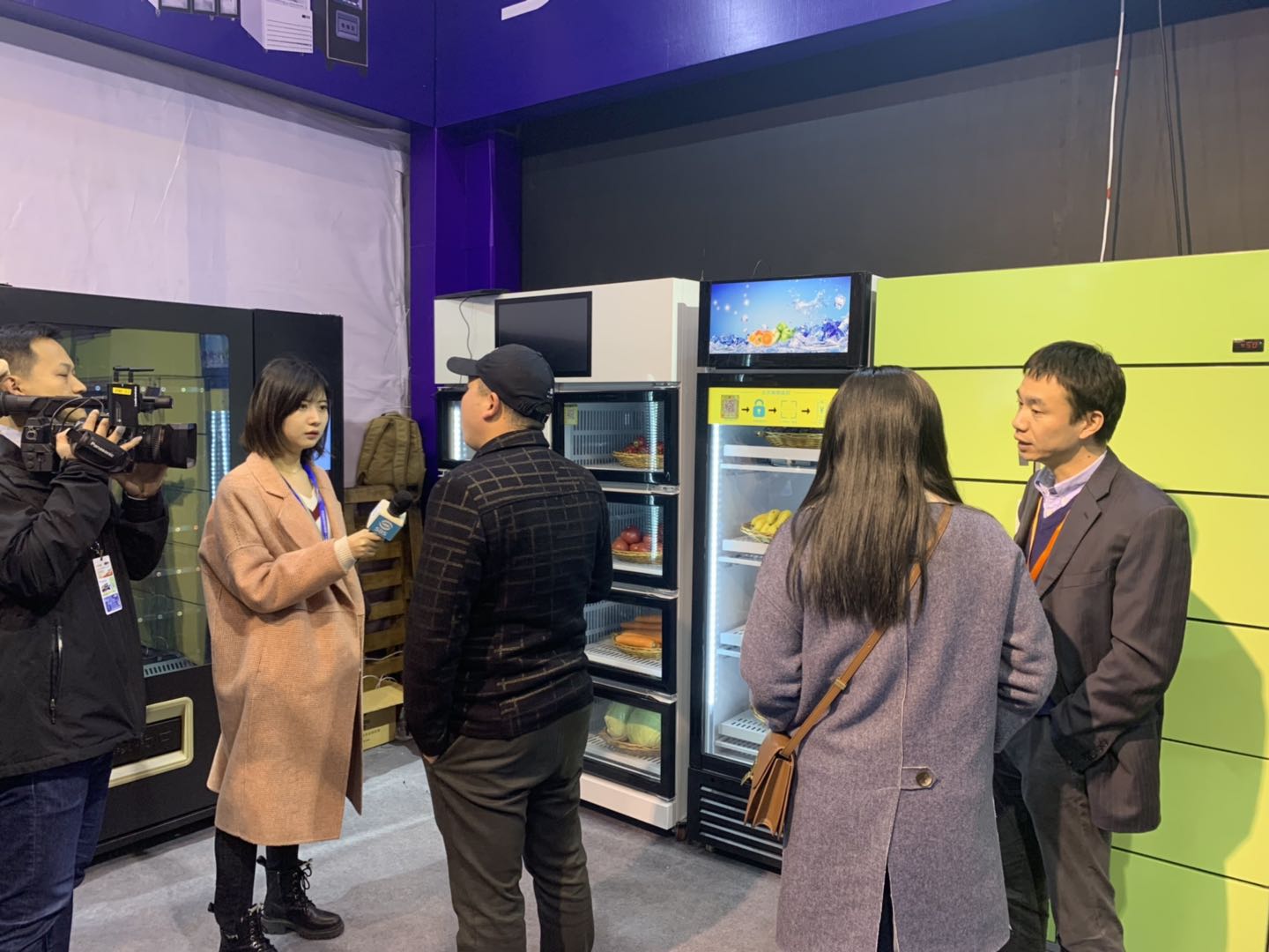 毅邁重力感應售賣柜，蘇州電視臺報道關注。